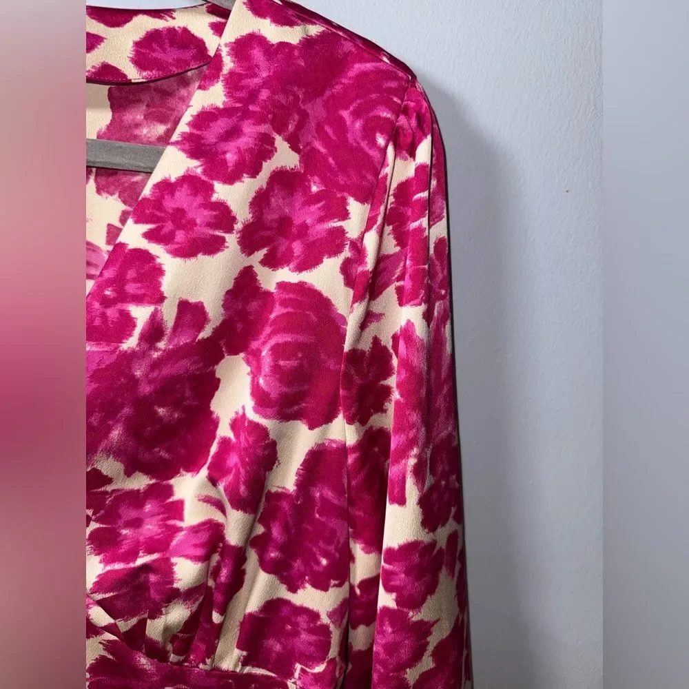 J.Crew Fuchsia Pink Floral V-neck Satin Crepe Blouse Size 10 NWOT feminine